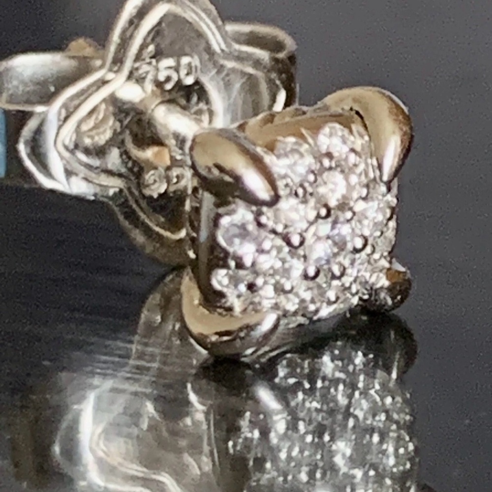 2024 David Yurman Petite Chatelaine 18K White Gold diamond Stud Earrings $1250 - Picture 2 of 9